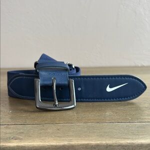 Nike Men's Blue Baseball Belt with Silver Buckle
Adjustable Size. Elastic Waist